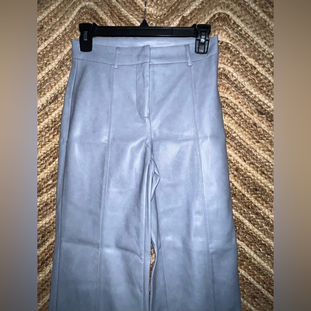 7 For All Mankind Women's Baby Blue Leather Style Pants, Wide Leg, Size XS - Picture 2 of 10